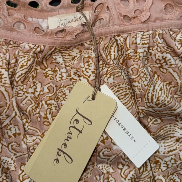 Anthropology Let Me Be Eyelet Swing Top Size M Neutral Motif NWT - Picture 3 of 7